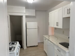 5710 Beacon St, Unit B in Pittsburgh, PA - Foto de edificio - Building Photo