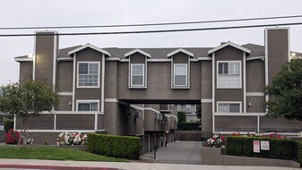 1300 Mayflower Ave in Monrovia, CA - Building Photo