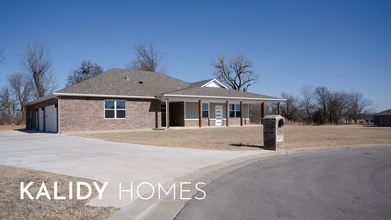 303 Kirks Holw in Jones, OK - Building Photo - Building Photo