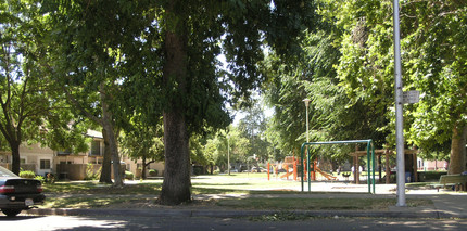 Washington Square in Sacramento, CA - Building Photo - Other