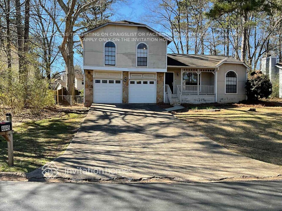 4445 Creek Ford Dr in Duluth, GA - Building Photo