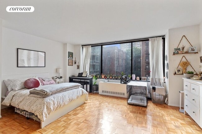 215 W 95th St in New York, NY - Building Photo - Building Photo