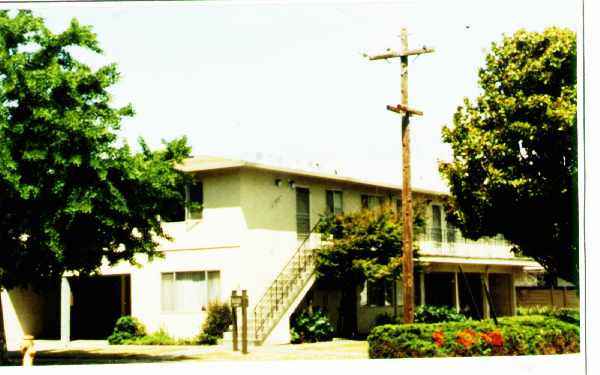 1205 Allerton St in Redwood City, CA - Foto de edificio - Building Photo