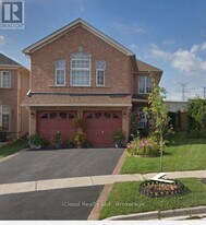 7502 Black Walnut Trail in Mississauga, ON - Building Photo