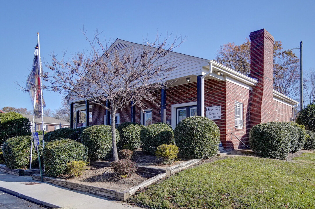 Oakview Terrace in High Point, NC - Building Photo