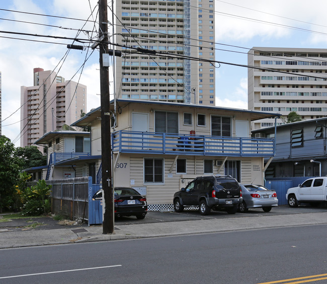 Coco Court Condominiums in Honolulu, HI - Foto de edificio - Building Photo