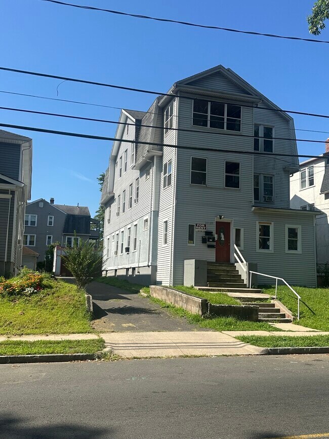 237 Westland St in Hartford, CT - Building Photo - Building Photo