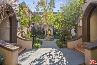 6542 1/2 W Olympic Blvd in Los Angeles, CA - Building Photo - Building Photo