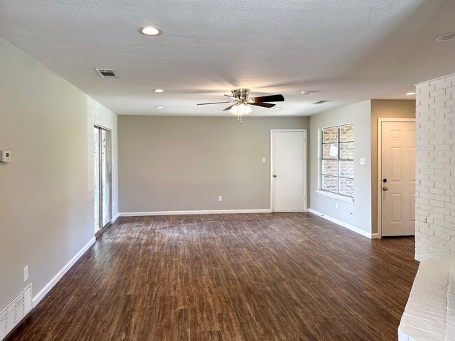 52083 Finley Rd in Irving, TX - Building Photo - Building Photo