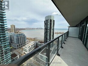 38 Annie Craig Dr in Toronto, ON - Building Photo - Building Photo