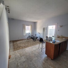 7842 Barton Dr in Lemon Grove, CA - Foto de edificio - Building Photo