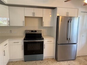 550 SW 137th Ave in Pembroke Pines, FL - Building Photo - Building Photo