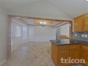 1304 Circle in Greenwood, MO - Building Photo - Building Photo