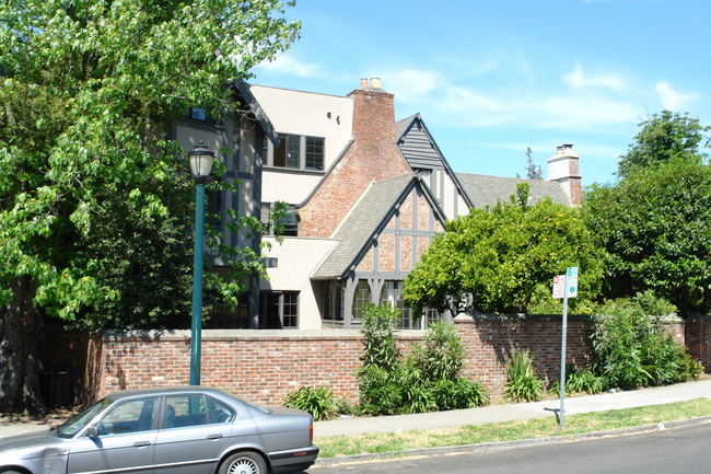 Berkeley Rooming House in Berkeley, CA - Building Photo - Building Photo