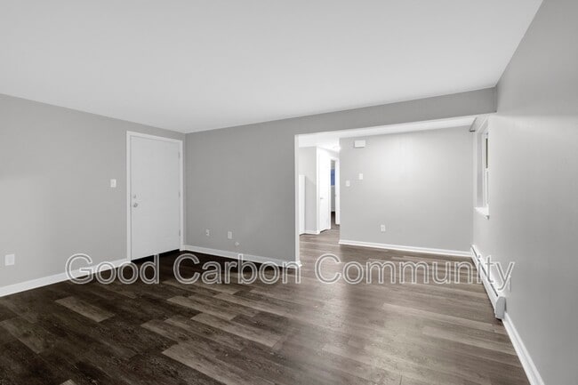 property at 5451 Creekside Ct