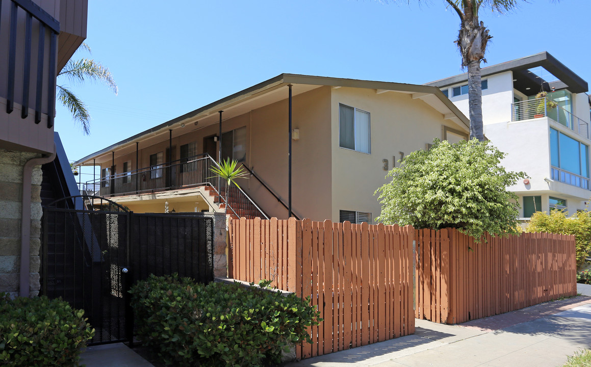 317 S Myers St in Oceanside, CA - Foto de edificio