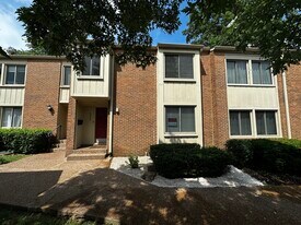 6905 Highland Park Dr in Nashville, TN - Building Photo