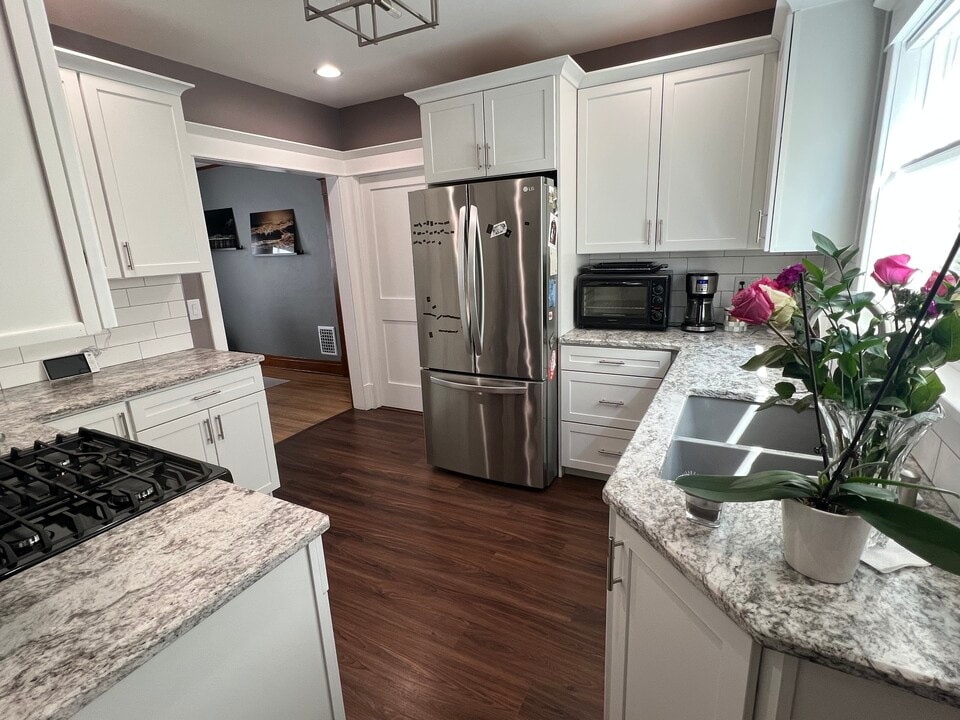 243 COMMONWEALTH AVE, Unit UPPER in Buffalo, NY - Building Photo