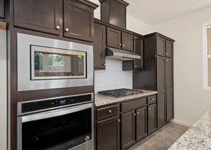 555 N Cattail Ct in Fresno, CA - Building Photo - Building Photo