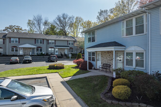 82 Cliffwood Ave in Cliffwood, NJ - Foto de edificio - Building Photo