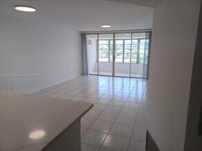 1304 NE 191st St in Miami, FL - Building Photo - Building Photo