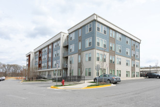 Avalon Arundel Crossing in Linthicum, MD - Building Photo - Building Photo