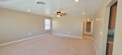 1515 S Abilene Ave in Portales, NM - Building Photo - Building Photo