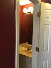 7042 Mead Lane in Raleigh, NC - Foto de edificio - Building Photo