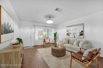 139 W Gadsden Ln in Cocoa Beach, FL - Building Photo - Building Photo