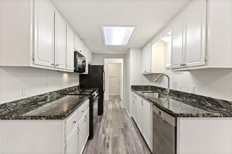 302 Pleasant St in Grass Valley, CA - Building Photo - Building Photo