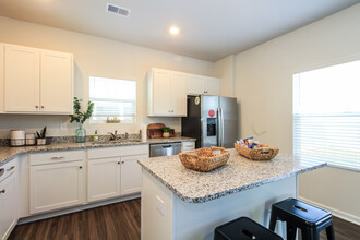 9121 Sunrise Crk Dr in Leland, NC - Building Photo - Building Photo