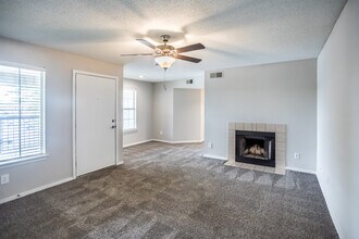 Cherry Grove in Jackson, TN - Foto de edificio - Interior Photo
