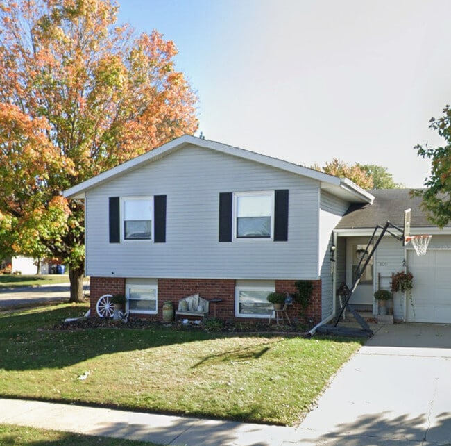 property at 807 E Elm Dr