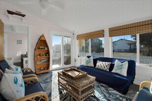 415 Sound Ave in Mattituck, NY - Building Photo