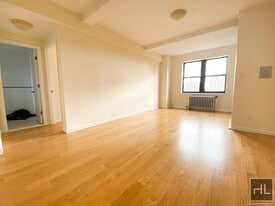 AMSTERDAM AVENUE in New York, NY - Building Photo