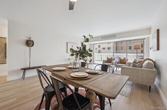1121 Albion St, Unit 201 in Denver, CO - Foto de edificio - Building Photo