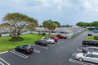 Leisureville Golf View Condominiums in Boynton Beach, FL - Building Photo - Building Photo