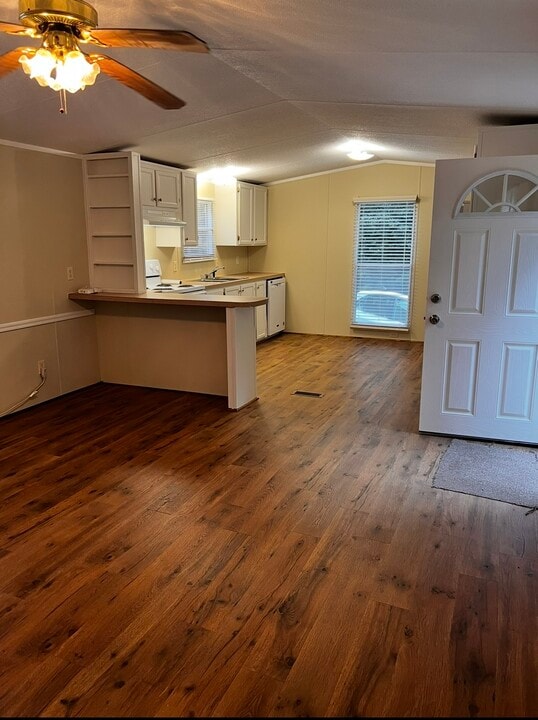 183 Frank Hodges Dr in Sugar Grove, NC - Building Photo