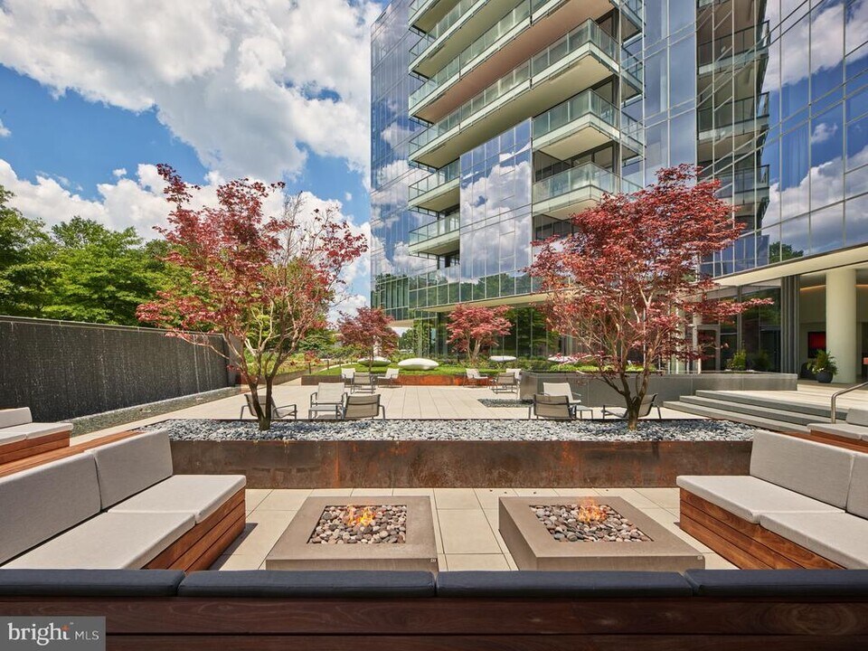 2100 Hamilton St in Philadelphia, PA - Building Photo