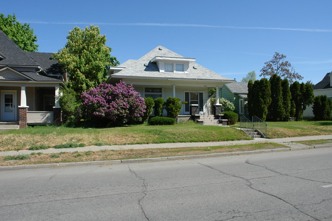 1224 W Maxwell Ave in Spokane, WA - Foto de edificio - Building Photo