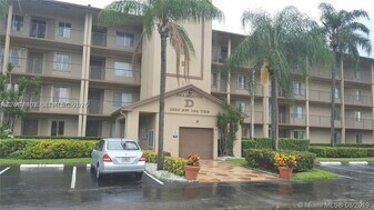 1650 SW 124th Terrace in Pembroke Pines, FL - Building Photo