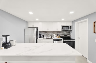 6 Roanoke Ln, Unit 124 in Rochester Hills, MI - Building Photo - Building Photo