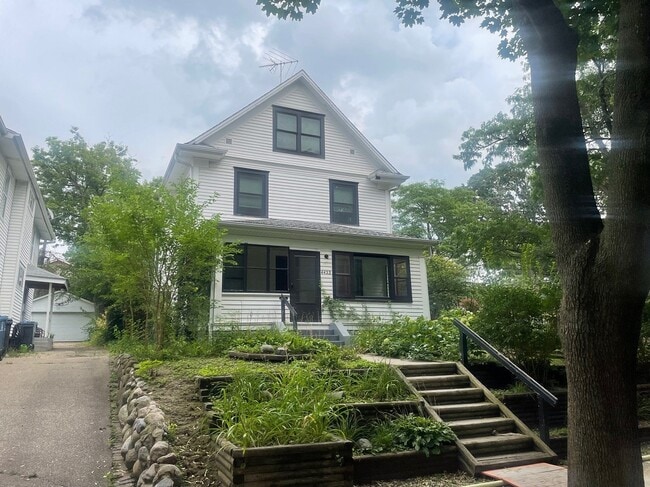 property at 4453 York Ave S