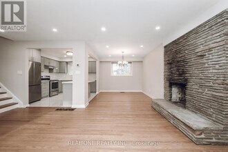 116 Castlegrove Blvd in Toronto, ON - Building Photo - Building Photo