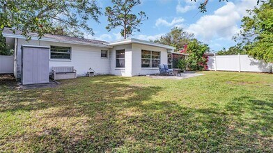 5831 Hillside St in Seminole, FL - Building Photo - Building Photo