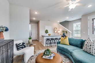 Parkwood Oaks in Bedford, TX - Foto de edificio - Building Photo