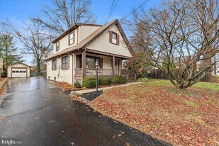 21 Heathcote Brook Rd, Unit 3606 in Kingston, NJ - Building Photo