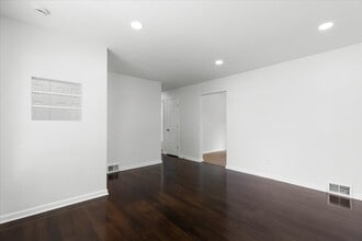 21374 Ithaca Ave in Ferndale, MI - Building Photo - Building Photo