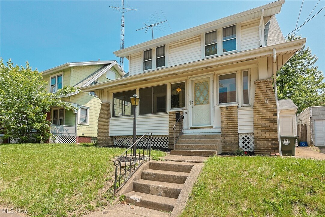 522 Columbus Ave NW in Canton, OH - Building Photo