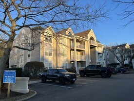 2204 Lesner Crescent in Virginia Beach, VA - Building Photo